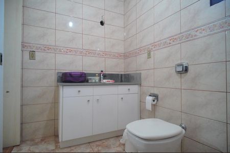 Casa à venda com 249m², 4 quartos e 5 vagasBanheiro da Suíte