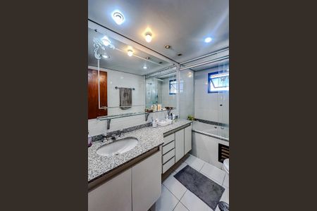 Apartamento à venda com 133m², 3 quartos e 2 vagasBanheiro 2