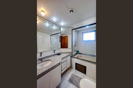 Apartamento à venda com 133m², 3 quartos e 2 vagasBanheiro