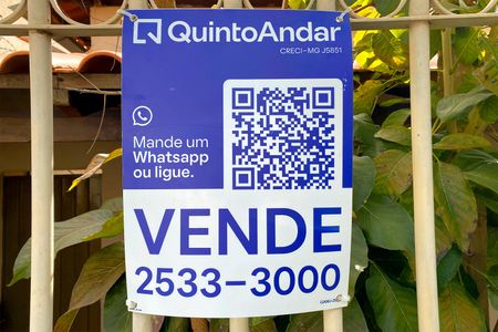 Casa à venda com 208m², 3 quartos e 2 vagas Casa à venda com 208m², 3 quartos e 2 vagasPlaca