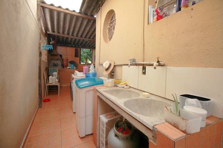 Casa à venda com 208m², 3 quartos e 2 vagasÁrea de Serviço