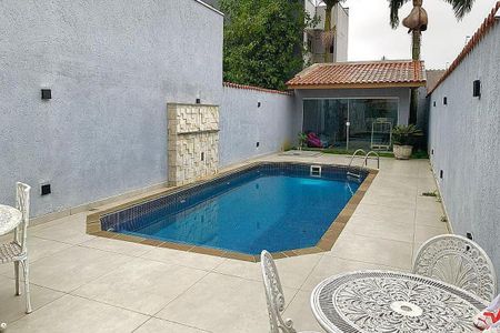 Casa à venda com 250m², 3 quartos e 4 vagas