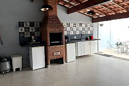 Casa à venda com 250m², 3 quartos e 4 vagas