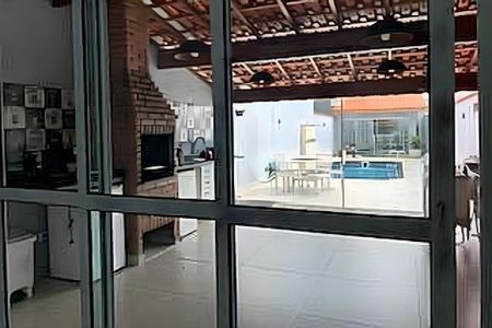 Casa à venda com 250m², 3 quartos e 4 vagas