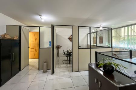 Casa à venda com 150m², 2 quartos e sem vaga Casa à venda com 150m², 2 quartos e sem vagaEscritório