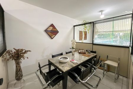 Casa à venda com 150m², 2 quartos e sem vaga Casa à venda com 150m², 2 quartos e sem vagaEscritório