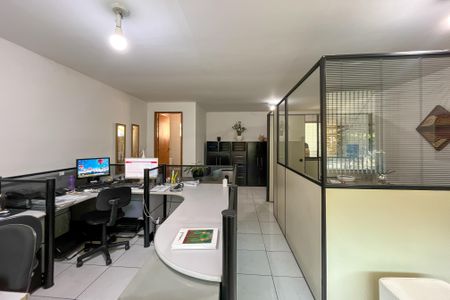 Casa à venda com 150m², 2 quartos e sem vaga Casa à venda com 150m², 2 quartos e sem vagaEscritório