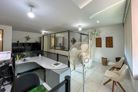 Casa à venda com 150m², 2 quartos e sem vaga Casa à venda com 150m², 2 quartos e sem vagaEscritório