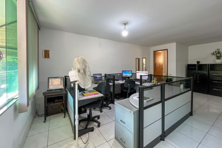 Casa à venda com 150m², 2 quartos e sem vaga Casa à venda com 150m², 2 quartos e sem vagaEscritório