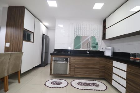 Casa à venda com 194m², 4 quartos e 2 vagasCozinha