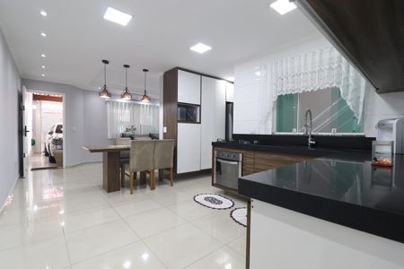 Casa à venda com 194m², 4 quartos e 2 vagasCozinha