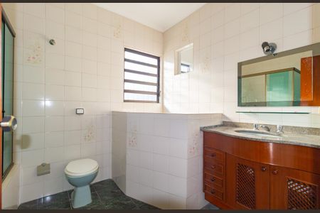 Casa à venda com 286m², 3 quartos e 2 vagas Casa à venda com 286m², 3 quartos e 2 vagasBanheiro - Social