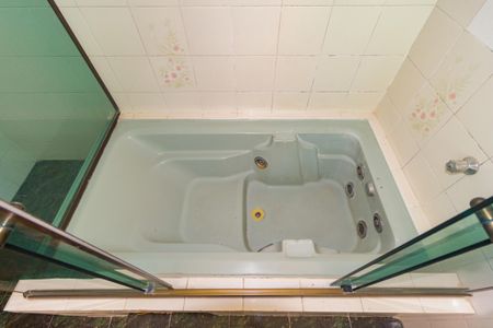 Casa à venda com 286m², 3 quartos e 2 vagas Casa à venda com 286m², 3 quartos e 2 vagasBanheiro Social