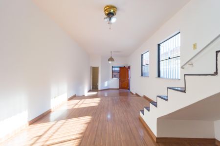 Casa à venda com 286m², 3 quartos e 2 vagas Casa à venda com 286m², 3 quartos e 2 vagasSala de Jantar