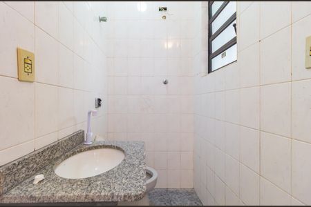 Casa à venda com 286m², 3 quartos e 2 vagas Casa à venda com 286m², 3 quartos e 2 vagasBanheiro de Serviço