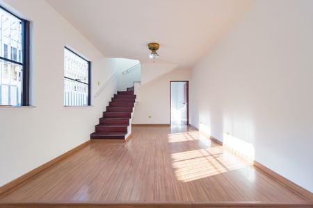 Casa à venda com 286m², 3 quartos e 2 vagas Casa à venda com 286m², 3 quartos e 2 vagasSala de Jantar