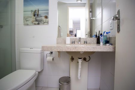 Apartamento à venda com 92m², 2 quartos e 2 vagasBanheiro Social