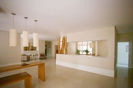 Apartamento à venda com 92m², 2 quartos e 2 vagasHall social