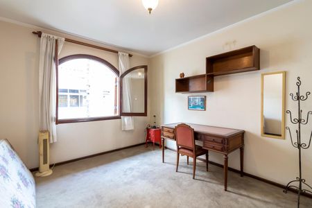 Casa à venda com 320m², 5 quartos e 3 vagas Casa à venda com 320m², 5 quartos e 3 vagasQuarto 2