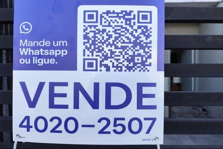 Casa à venda com 75m², 2 quartos e 1 vaga Casa à venda com 75m², 2 quartos e 1 vagaFachada