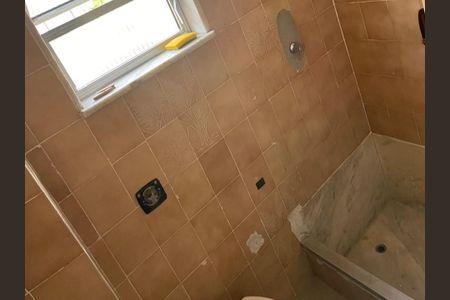 Apartamento à venda com 412m², 1 quarto e 1 vaga Apartamento à venda com 412m², 1 quarto e 1 vagaBanheiro