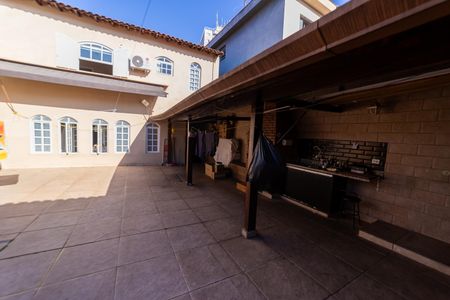 Casa à venda com 300m², 3 quartos e 2 vagas Casa à venda com 300m², 3 quartos e 2 vagasQuintal