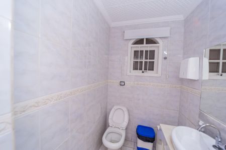 Casa à venda com 300m², 3 quartos e 2 vagas Casa à venda com 300m², 3 quartos e 2 vagasLavabo