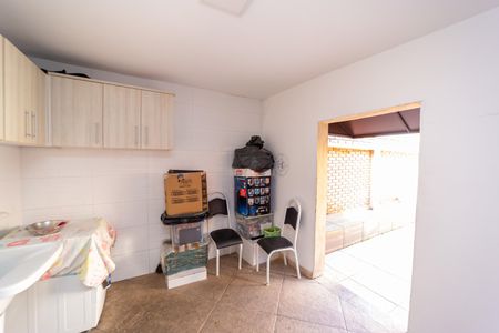 Casa à venda com 300m², 3 quartos e 2 vagas Casa à venda com 300m², 3 quartos e 2 vagasÁrea de Serviço