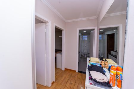 Casa à venda com 300m², 3 quartos e 2 vagas Casa à venda com 300m², 3 quartos e 2 vagasCorredor