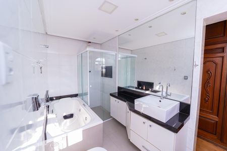 Casa à venda com 300m², 3 quartos e 2 vagas Casa à venda com 300m², 3 quartos e 2 vagasBanheiro do Quarto 1