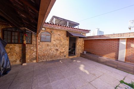 Casa à venda com 300m², 3 quartos e 2 vagas Casa à venda com 300m², 3 quartos e 2 vagasEdícula