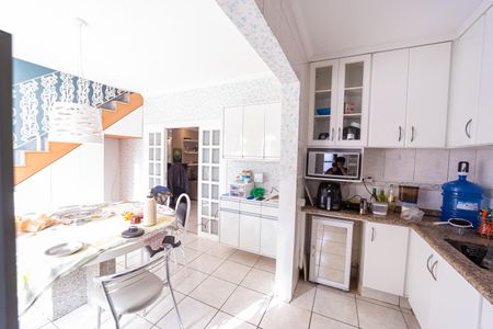 Casa à venda com 300m², 3 quartos e 2 vagas Casa à venda com 300m², 3 quartos e 2 vagasCozinha