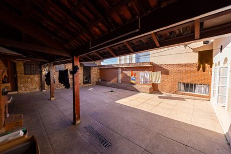 Casa à venda com 300m², 3 quartos e 2 vagas Casa à venda com 300m², 3 quartos e 2 vagasQuintal