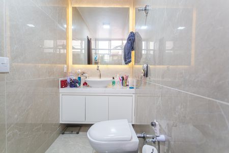 Apartamento à venda com 150m², 4 quartos e 4 vagas Apartamento à venda com 150m², 4 quartos e 4 vagasBanheiro da Suíte