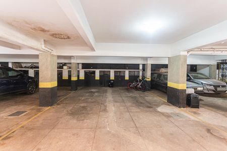 Apartamento à venda com 150m², 4 quartos e 4 vagas Apartamento à venda com 150m², 4 quartos e 4 vagasGaragem