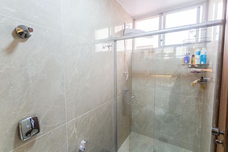 Apartamento à venda com 150m², 4 quartos e 4 vagas Apartamento à venda com 150m², 4 quartos e 4 vagasBanheiro da Suíte