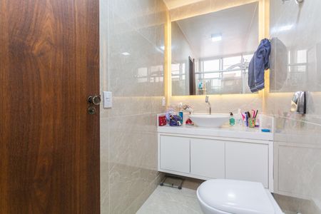 Apartamento à venda com 150m², 4 quartos e 4 vagas Apartamento à venda com 150m², 4 quartos e 4 vagasBanheiro da Suíte