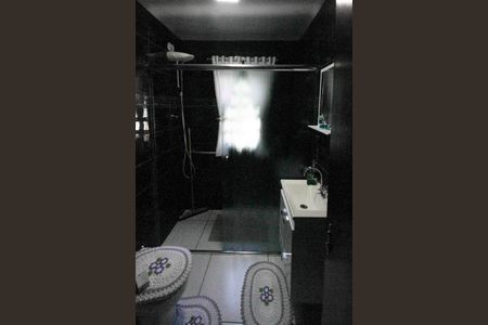 Casa à venda com 140m², 2 quartos e 2 vagas Casa à venda com 140m², 2 quartos e 2 vagasBanheiro da Suíte