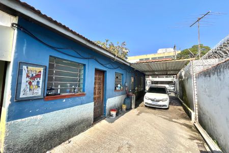 Casa à venda com 280m², 2 quartos e 6 vagas Casa à venda com 280m², 2 quartos e 6 vagasÁrea externa