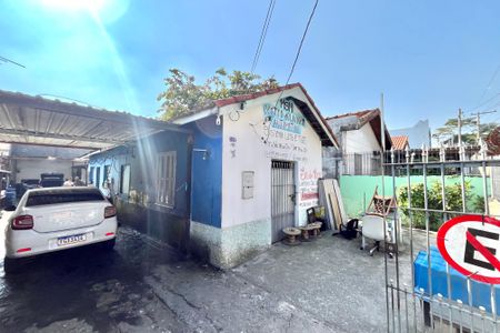Casa à venda com 280m², 2 quartos e 6 vagas Casa à venda com 280m², 2 quartos e 6 vagasÁrea externa