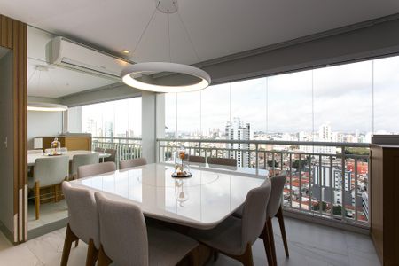 Apartamento à venda com 117m², 3 quartos e 2 vagas Apartamento à venda com 117m², 3 quartos e 2 vagasVaranda da Sala