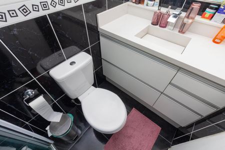 Apartamento à venda com 55m², 2 quartos e 1 vaga Apartamento à venda com 55m², 2 quartos e 1 vagaBanheiro