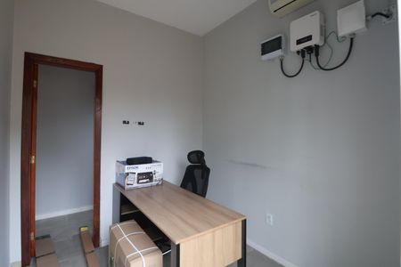 Casa à venda com 73m², 3 quartos e 2 vagasEscritório