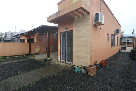 Casa à venda com 73m², 3 quartos e 2 vagasÁrea externa