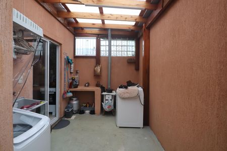 Casa à venda com 73m², 3 quartos e 2 vagasÁrea de Serviço