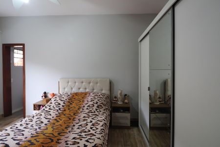 Casa à venda com 73m², 3 quartos e 2 vagasQuarto 3