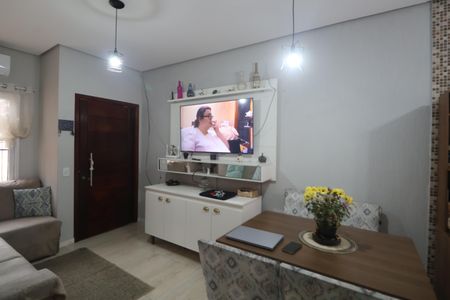 Casa à venda com 73m², 3 quartos e 2 vagasSala