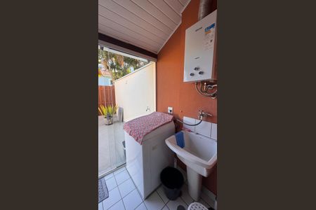 Casa de condomínio à venda com 132m², 3 quartos e 2 vagas Casa de condomínio à venda com 132m², 3 quartos e 2 vagasÁrea de Serviço