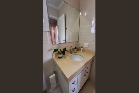 Casa de condomínio à venda com 132m², 3 quartos e 2 vagas Casa de condomínio à venda com 132m², 3 quartos e 2 vagasBanheiro