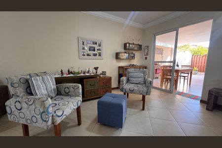 Casa de condomínio à venda com 132m², 3 quartos e 2 vagas Casa de condomínio à venda com 132m², 3 quartos e 2 vagasSala